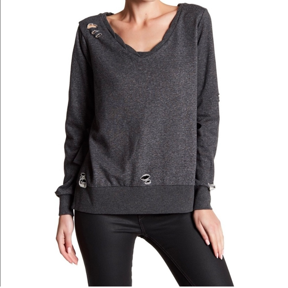 NWT Romeo & Juliet Couture Distressed Knit Pullover; Women’s Size Medium